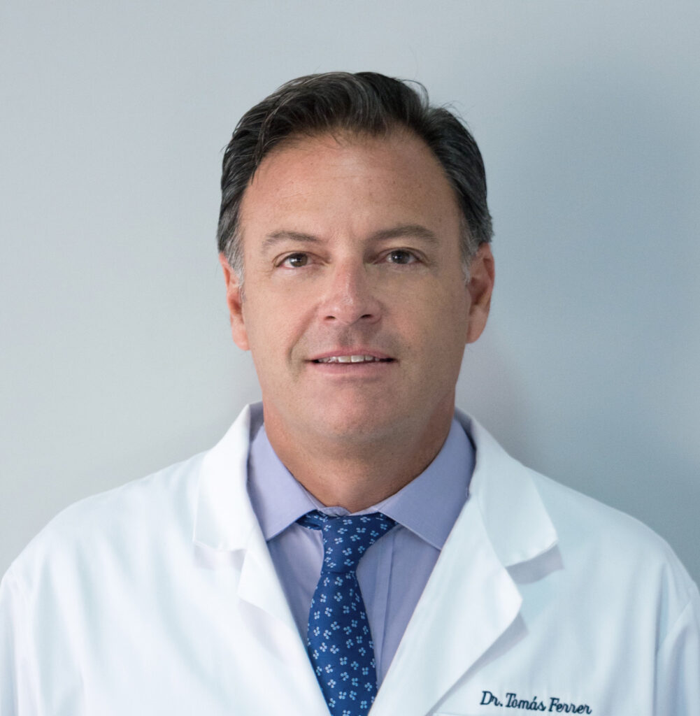Dr. Tomás Ferrer — Cirujano Plástico